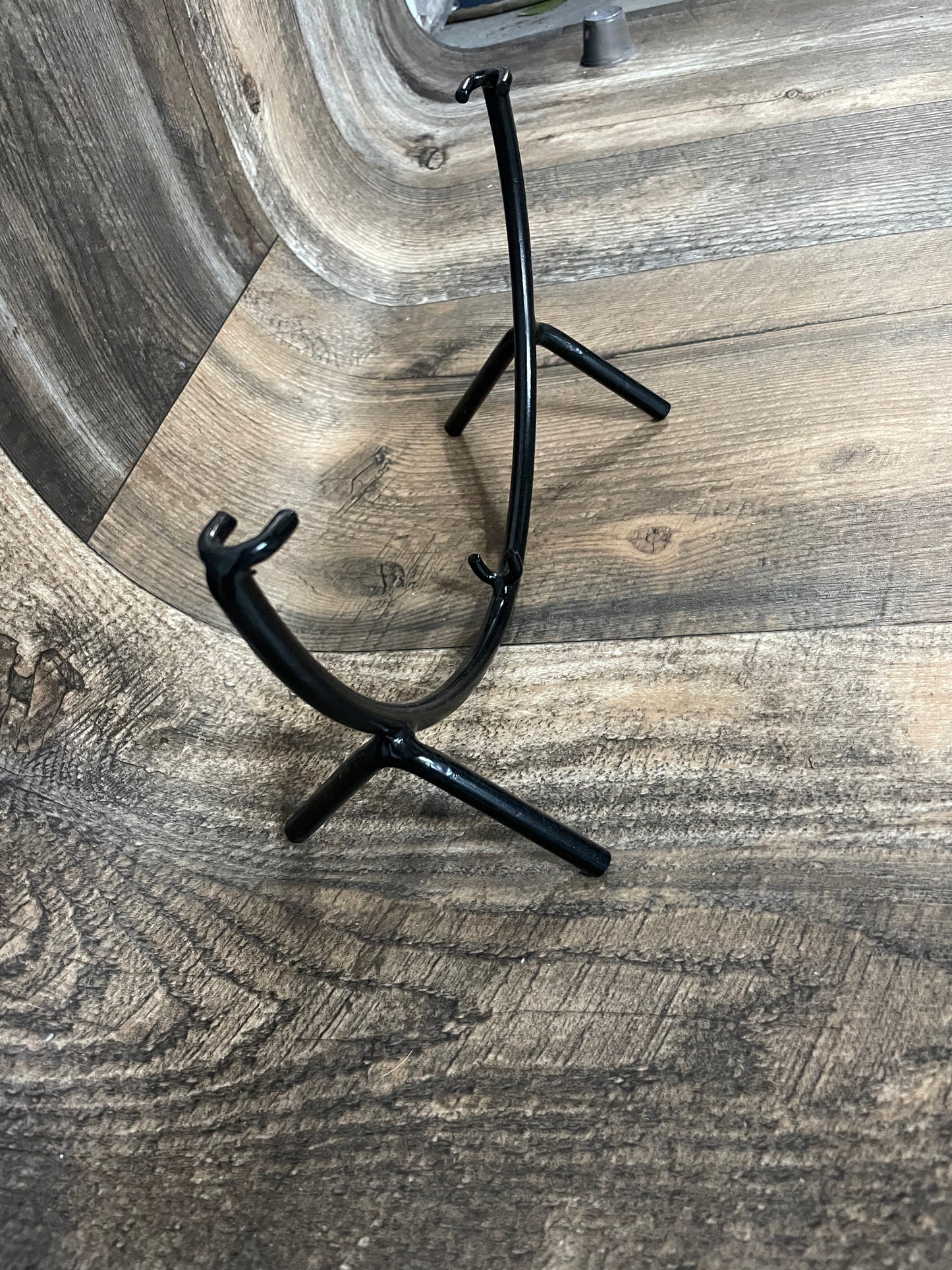 Metal Semi Circle Stand