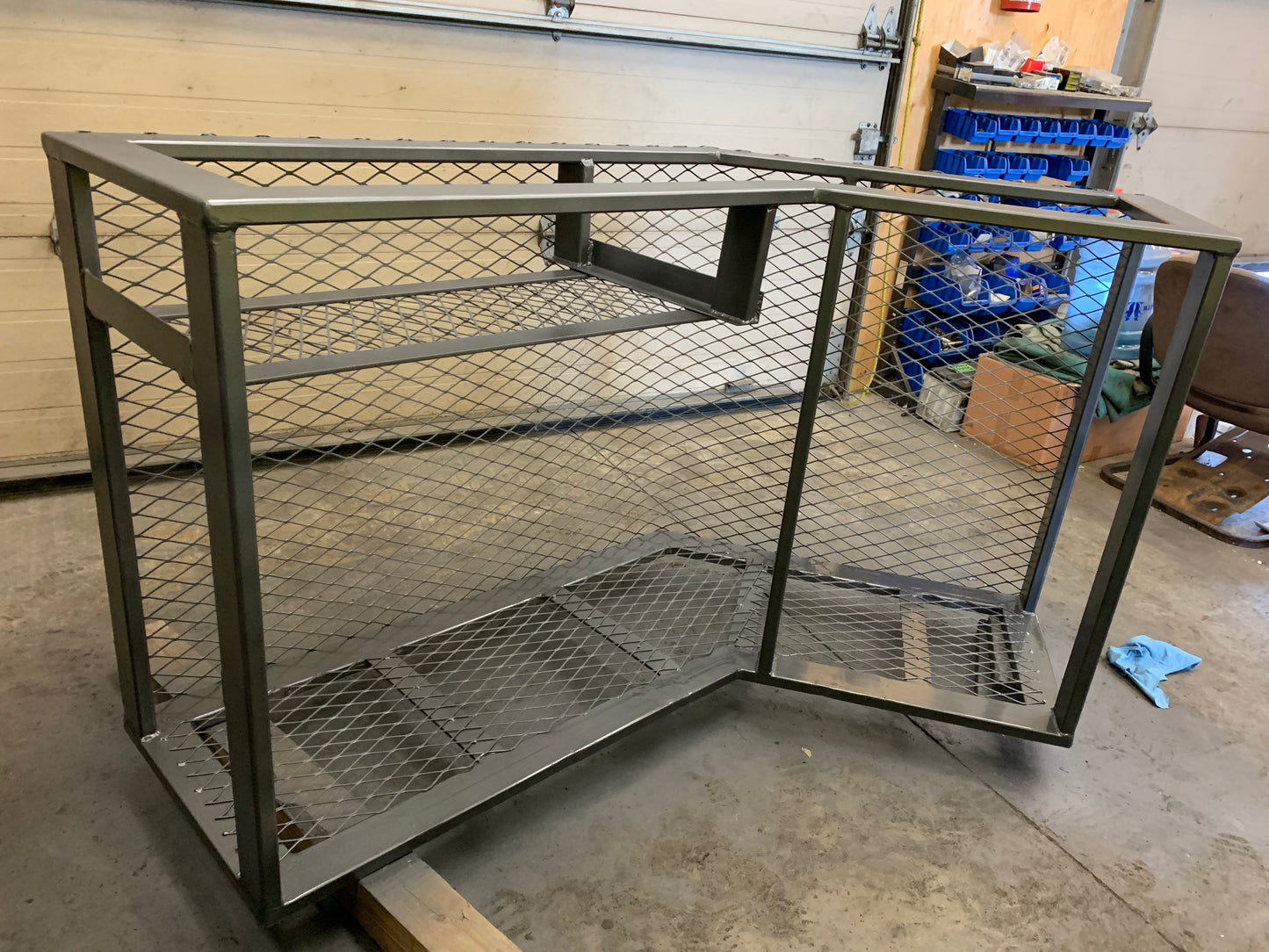 125' Corner Unit with Built in Box