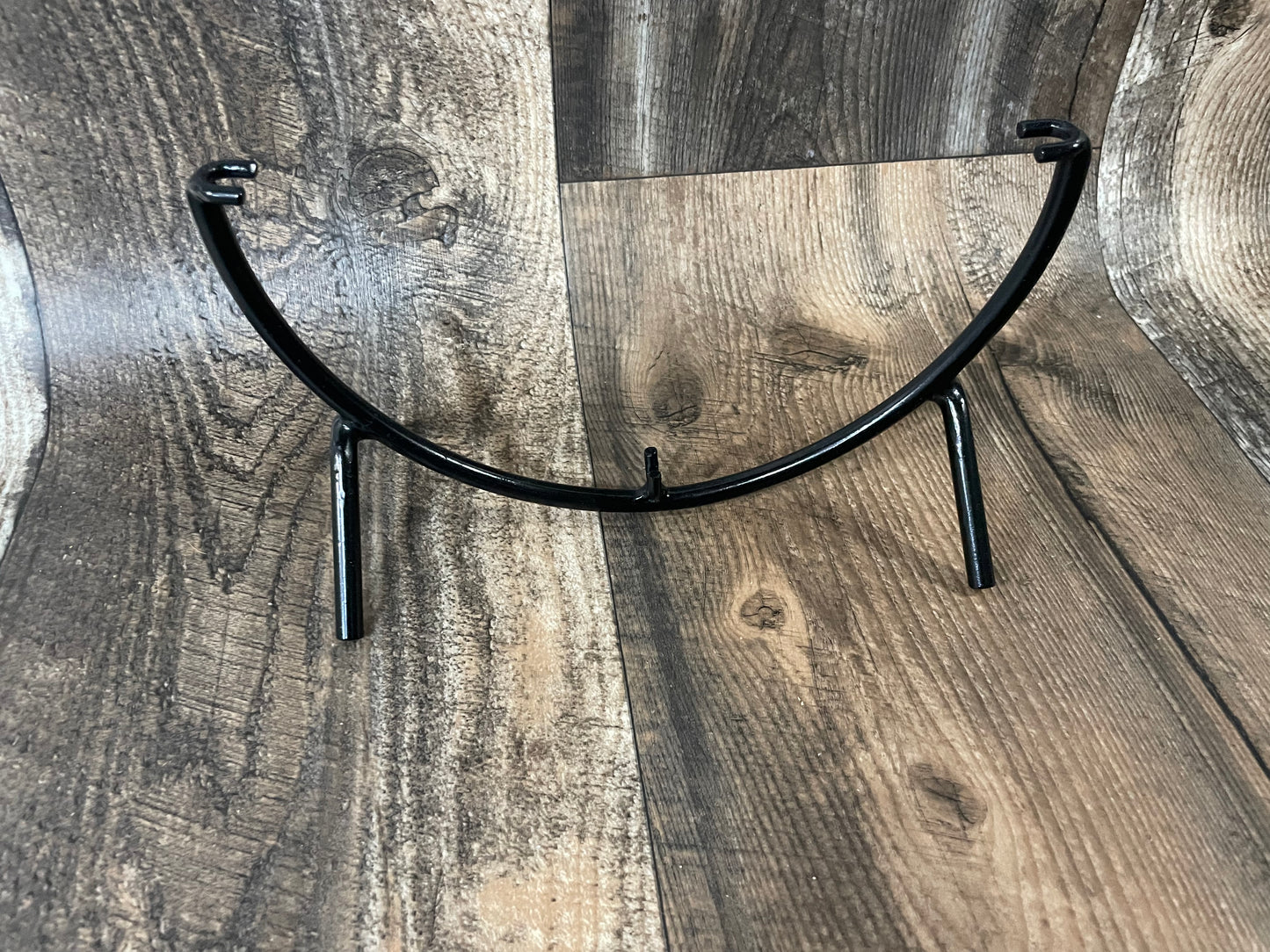 Metal Semi Circle Stand