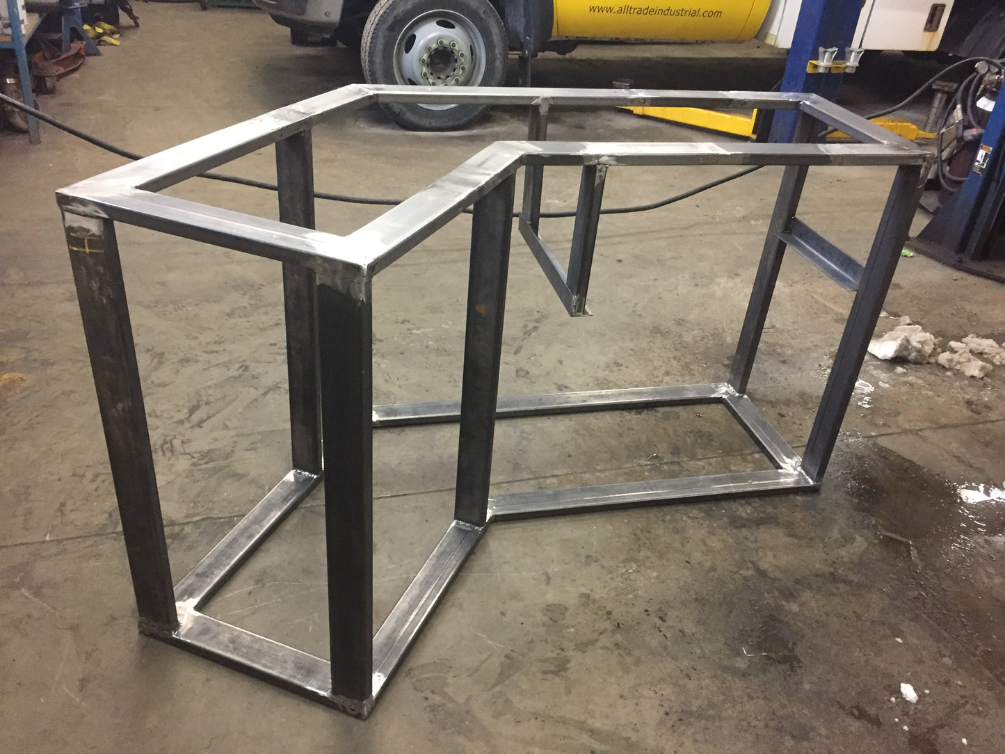 125' Corner Unit with Built in Box