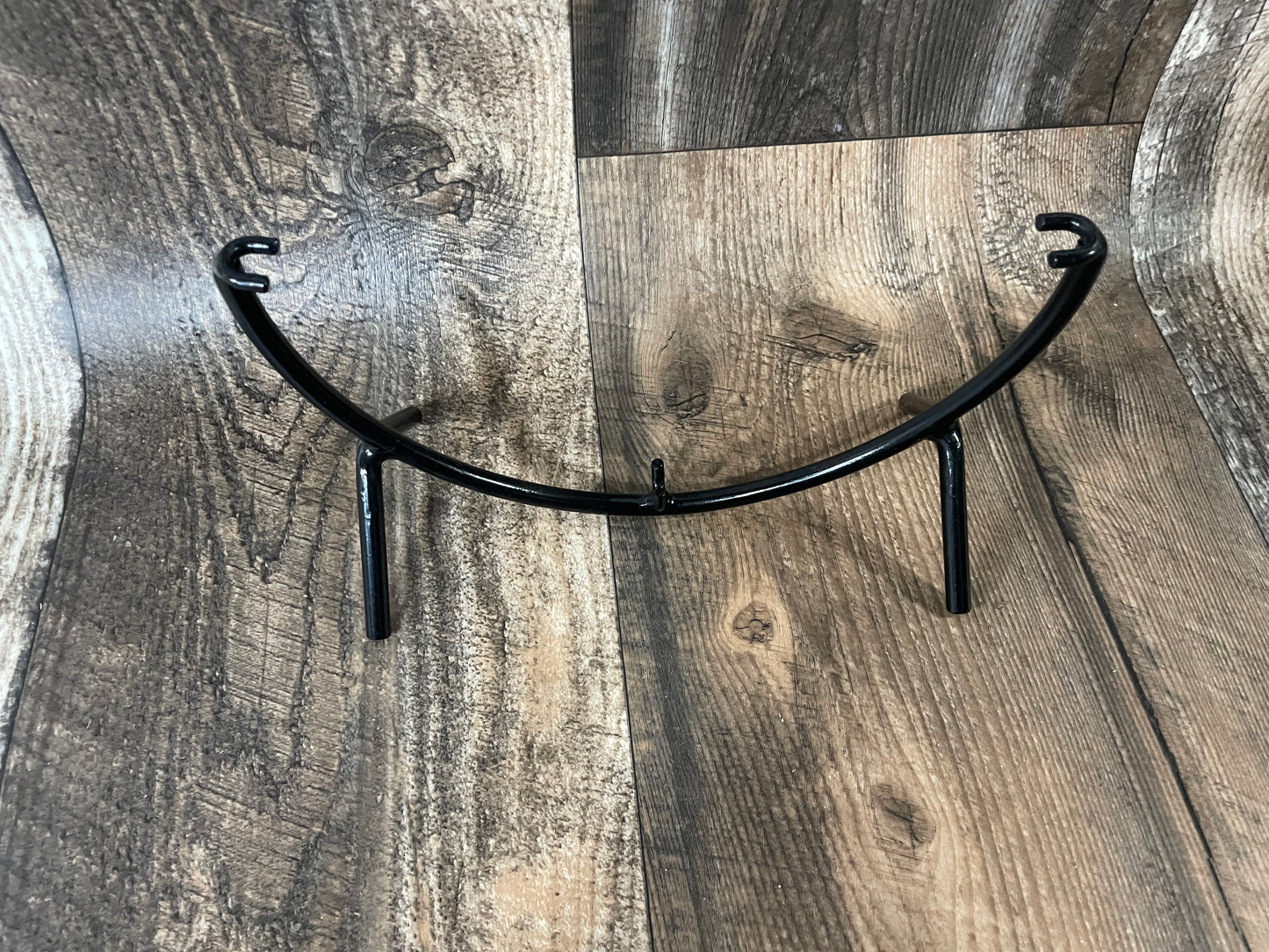 Metal Semi Circle Stand