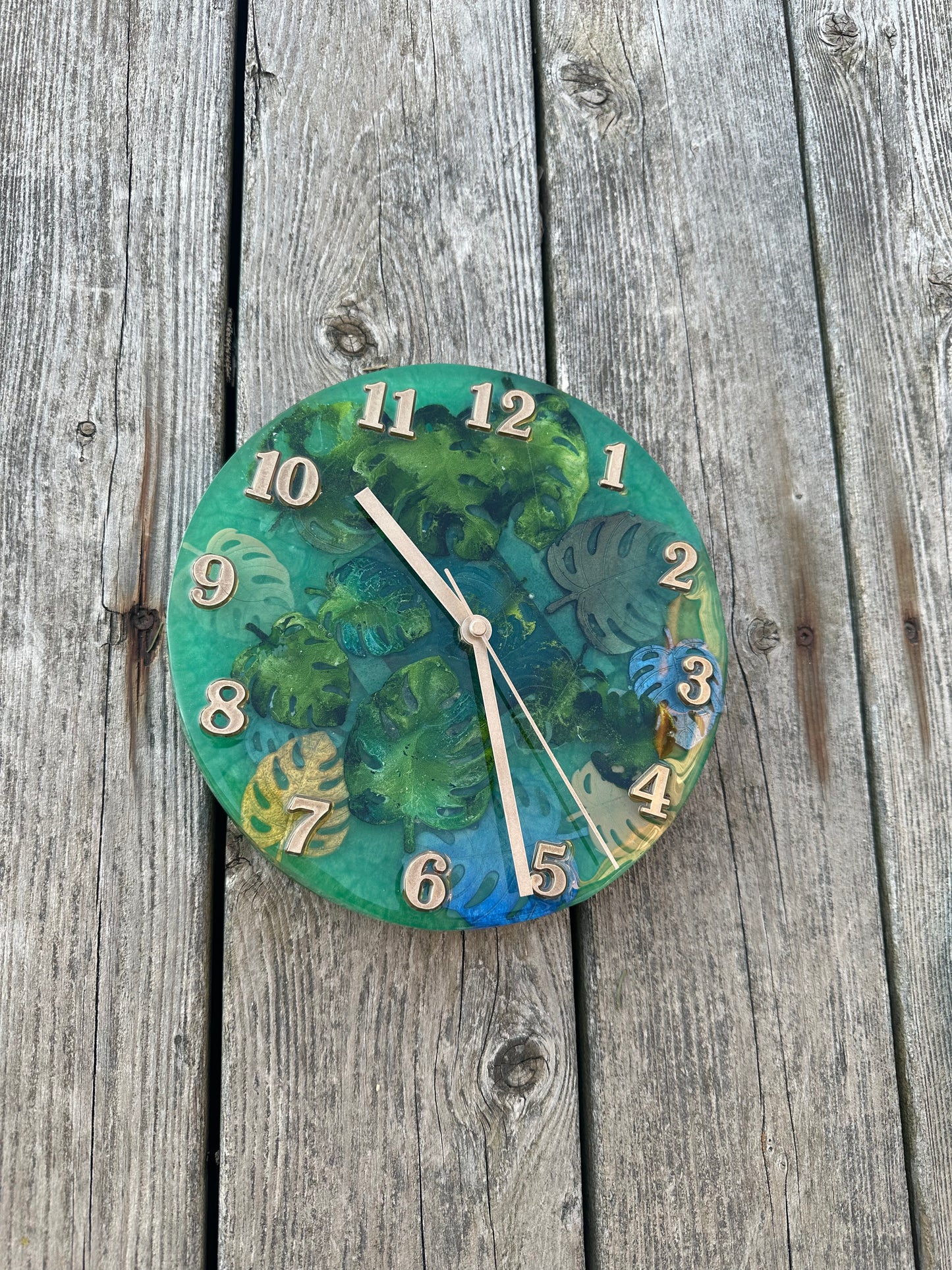 Monstera Epoxy Clock